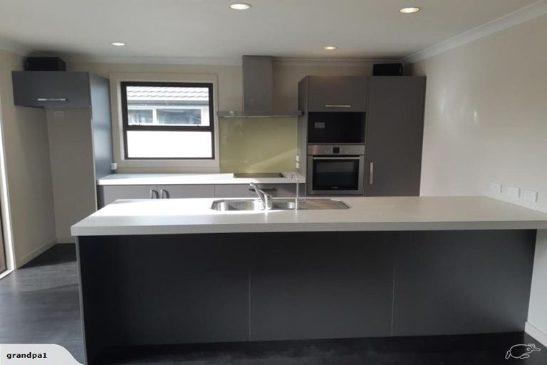 Photo of property in 73 Mangorei Road, Strandon, New Plymouth, 4312