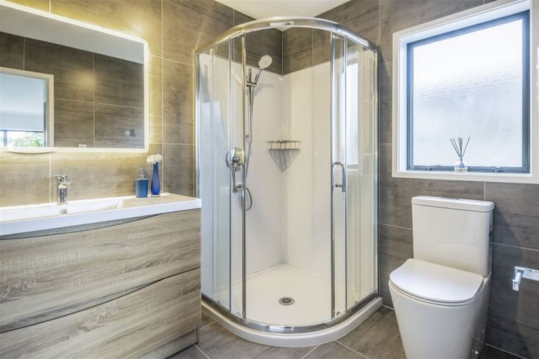 Photo of property in 12 Attymon Lane, East Tamaki, Auckland, 2016