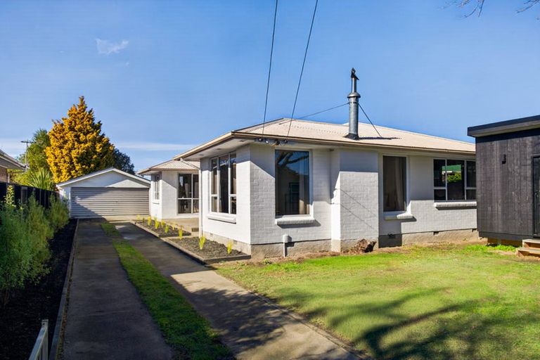 Photo of property in 4 Blossomdale Place, Bishopdale, Christchurch, 8053
