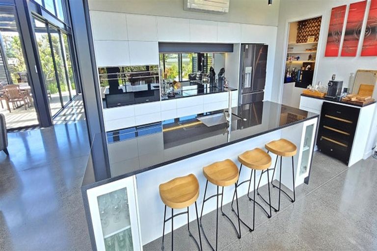 Photo of property in 112 Ti Kouka Crescent, Matarangi, Whitianga, 3592