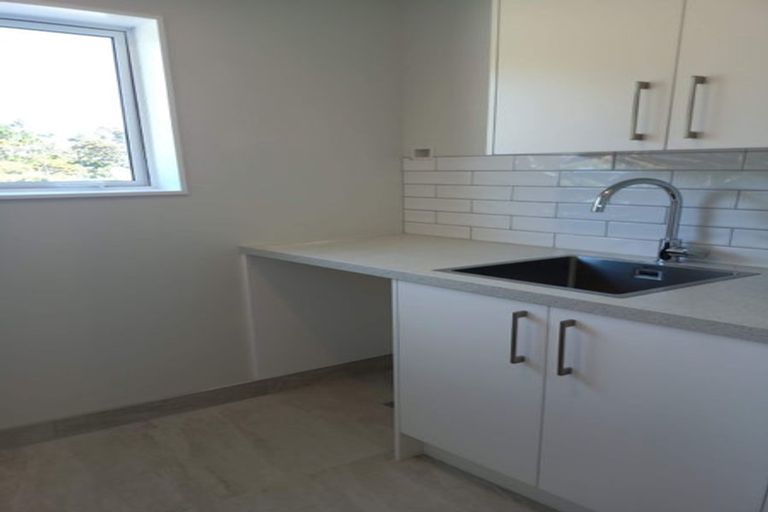 Photo of property in 39 Tui Glen Road, Birkenhead, Auckland, 0626