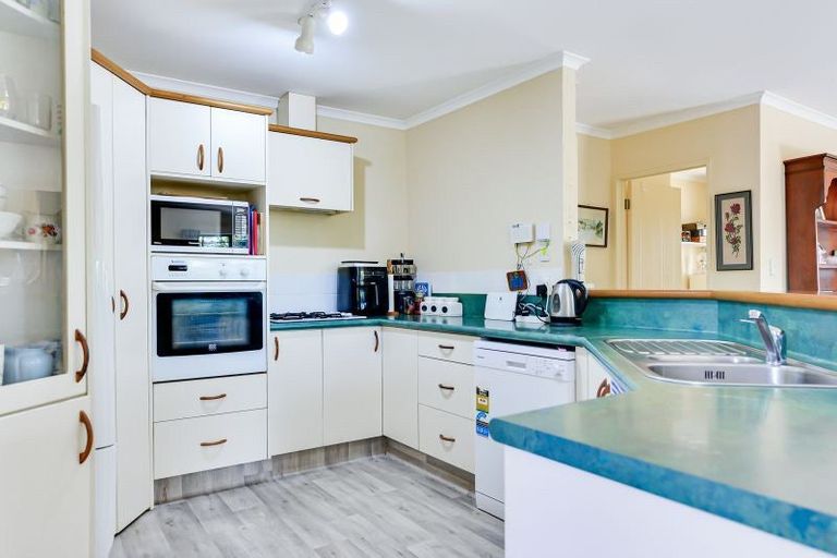 Photo of property in 2 Dingwall Court, Rototuna, Hamilton, 3210