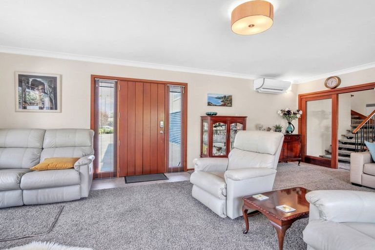 Photo of property in 2/19 Raxworthy Street, Ilam, Christchurch, 8041