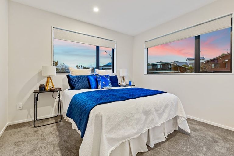 Photo of property in 79a Granville Drive, Massey, Auckland, 0614