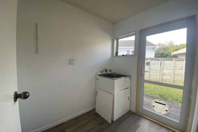 Photo of property in 2/8 Raines Avenue, Forrest Hill, Auckland, 0620