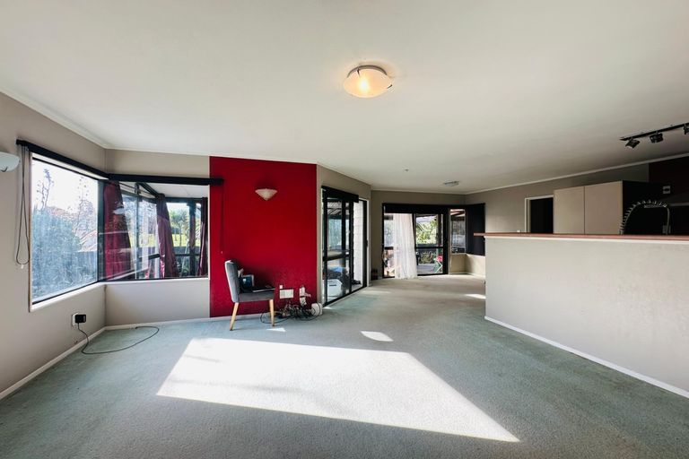 Photo of property in 78 Harmel Road, Glendene, Auckland, 0602