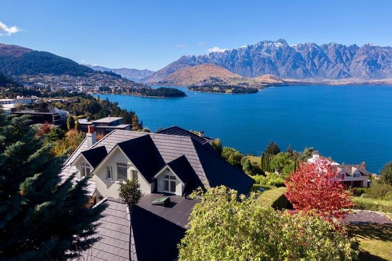 Photo of property in 4 Vanguard Lane, Fernhill, Queenstown, 9300