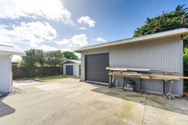 Photo of property in 1 Nuku Street, Tangimoana, 4822