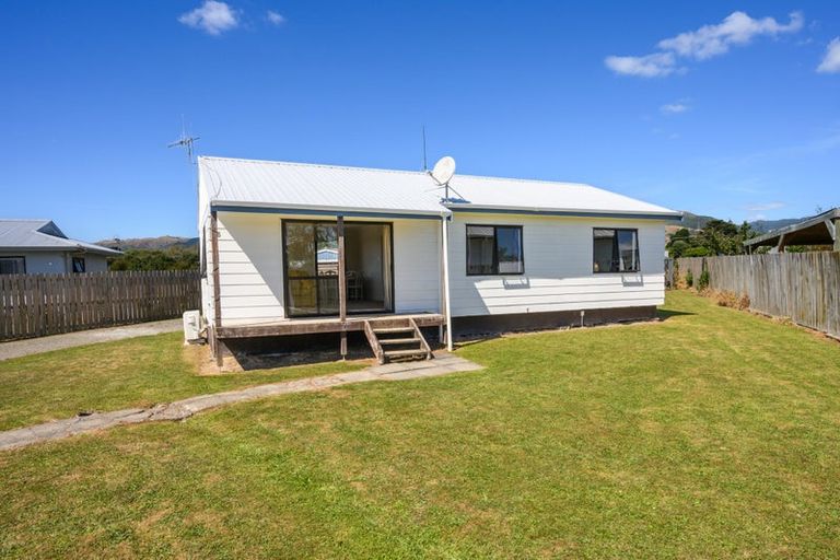 Photo of property in 36 Kowhai Street, Tokomaru, Palmerston North, 4474