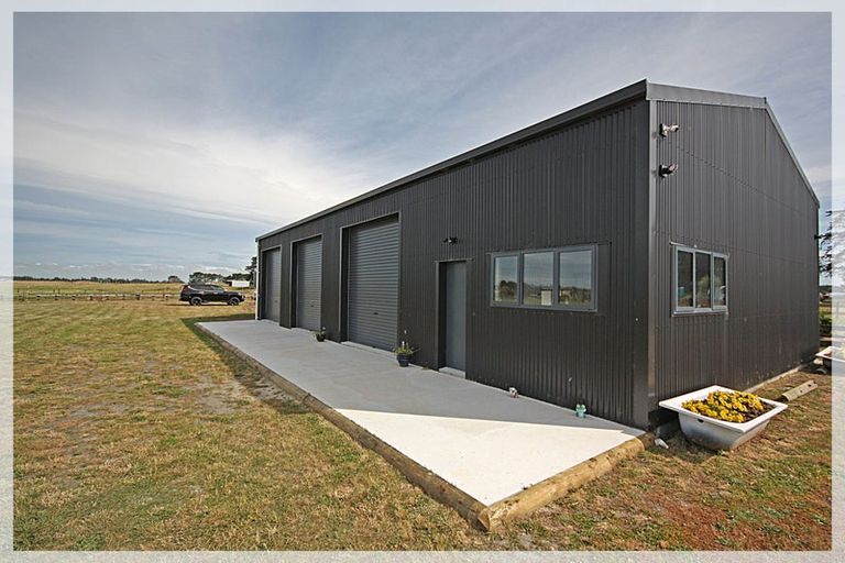 Photo of property in 10 Ripa Street, Tangimoana, 4822