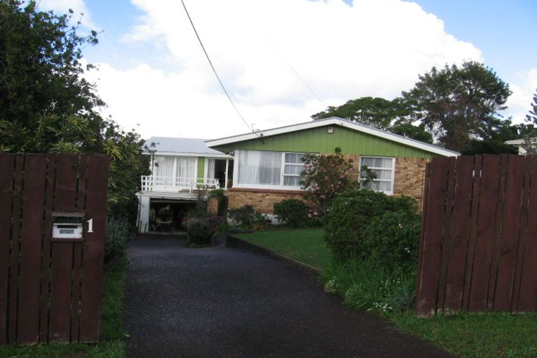 Photo of property in 2/1a Elizabeth Place, Mairangi Bay, Auckland, 0630