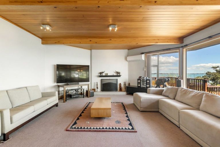 Photo of property in 37 Hawke Crescent, Beachlands, Auckland, 2018