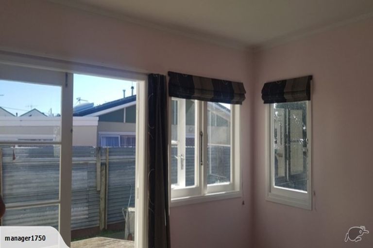 Photo of property in 56 Bell Street, Tawa, Wellington, 5028