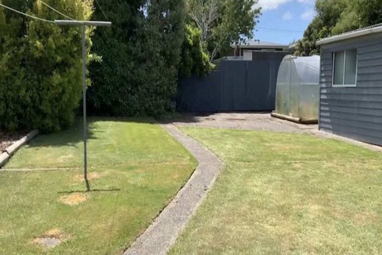 Photo of property in 12 Holloway Street, Waikiwi, Invercargill, 9810