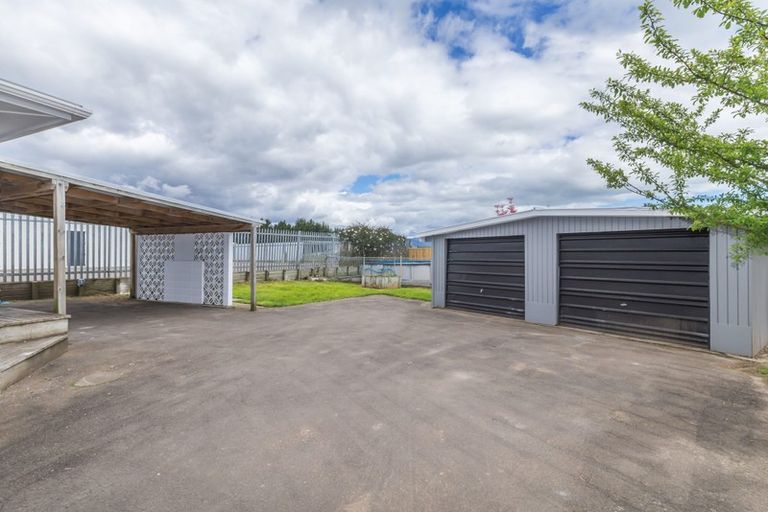 Photo of property in 80 Tararua Road, Levin, 5571