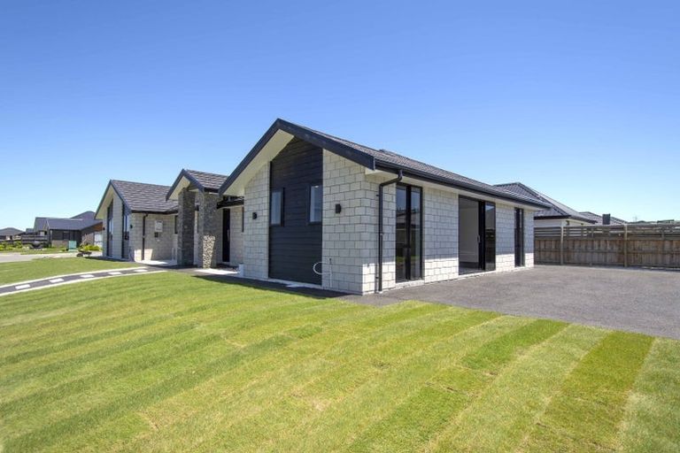 Photo of property in 32 Bill Harvey Drive, Halswell, Christchurch, 8025