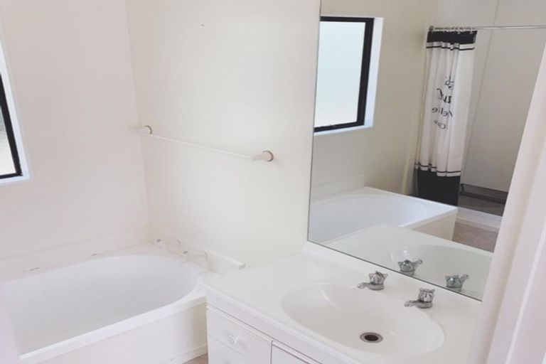 Photo of property in 2/10 Belmont Terrace, Milford, Auckland, 0620