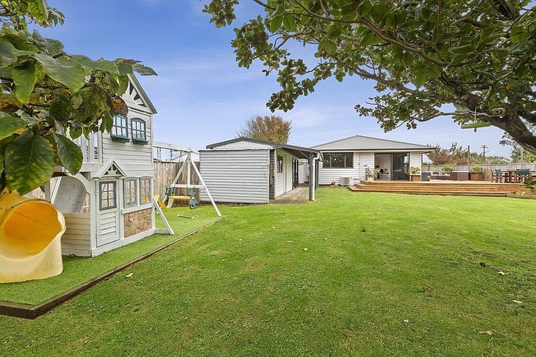 Photo of property in 369 Carrington Street, Upper Vogeltown, New Plymouth, 4310