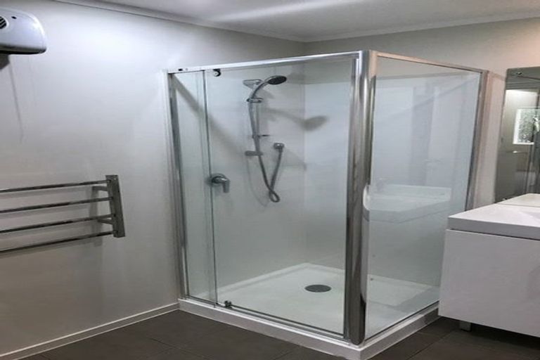 Photo of property in 145 Hutchinsons Road, Bucklands Beach, Auckland, 2014