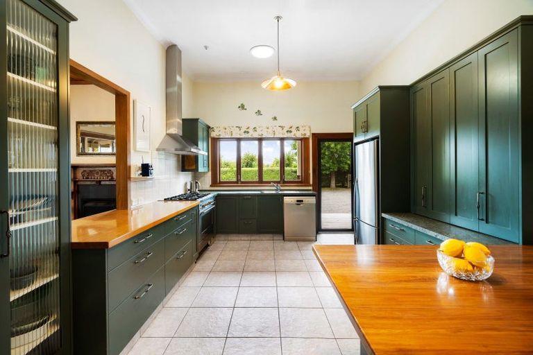 Photo of property in 389 Saint Georges Road, Havelock North, 4130