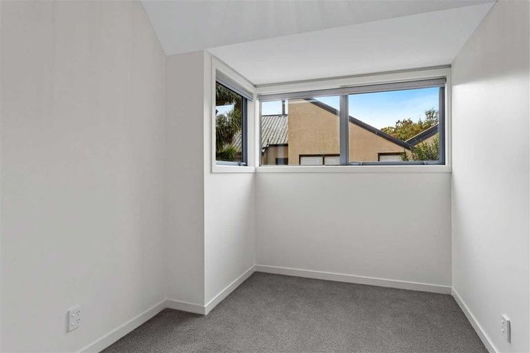 Photo of property in 4 Bridgemere Lane, Cracroft, Christchurch, 8022