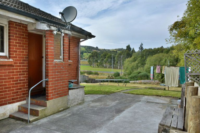 Photo of property in 28 Waldron Crescent, Green Island, Dunedin, 9018