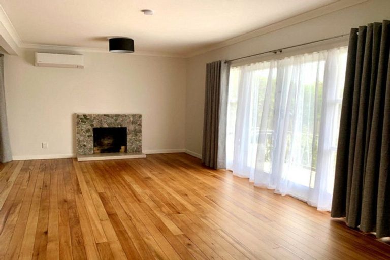 Photo of property in 1/5b Mcintyre Road, Mangere Bridge, Auckland, 2022