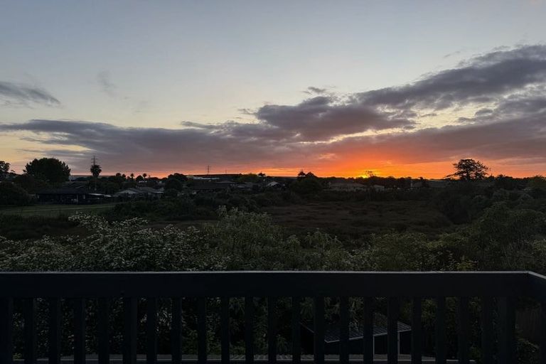 Photo of property in 5a San Luis Place, Golflands, Auckland, 2013