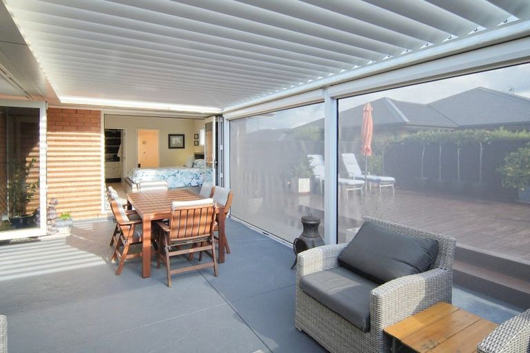 Photo of property in 2/4 Wineberry Avenue, Amberley, 7410