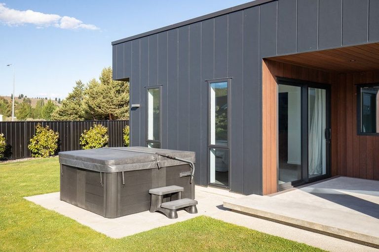 Photo of property in 16 Willoughby Place, Clyde, 9330