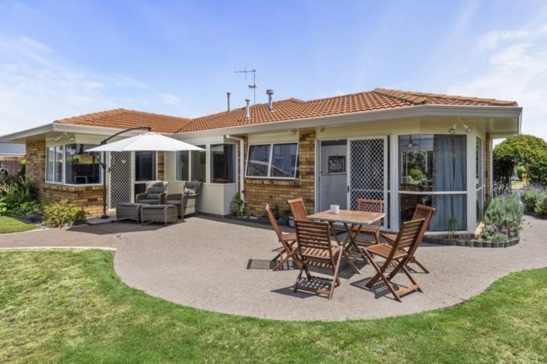 Photo of property in 37 Lotus Avenue, Mount Maunganui, 3116