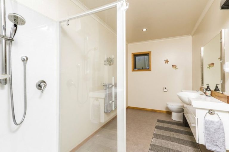 Photo of property in 6 Kaimiko Place, Okiwi Bay, 7193