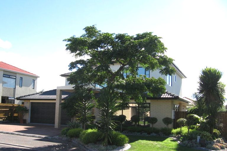 Photo of property in 8 Tollana Road, Te Atatu Peninsula, Auckland, 0610