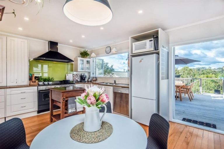 Photo of property in 81 Verbena Road, Birkdale, Auckland, 0626