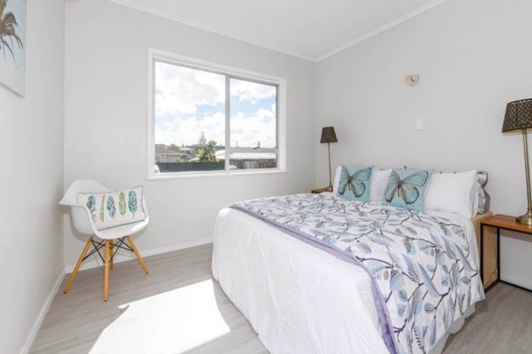 Photo of property in 3/16 Northall Road, New Lynn, Auckland, 0600