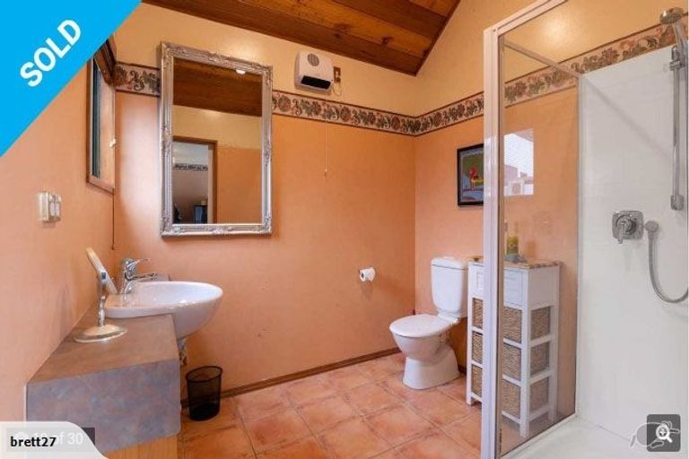 Photo of property in 1b Caples Place, Fernhill, Queenstown, 9300