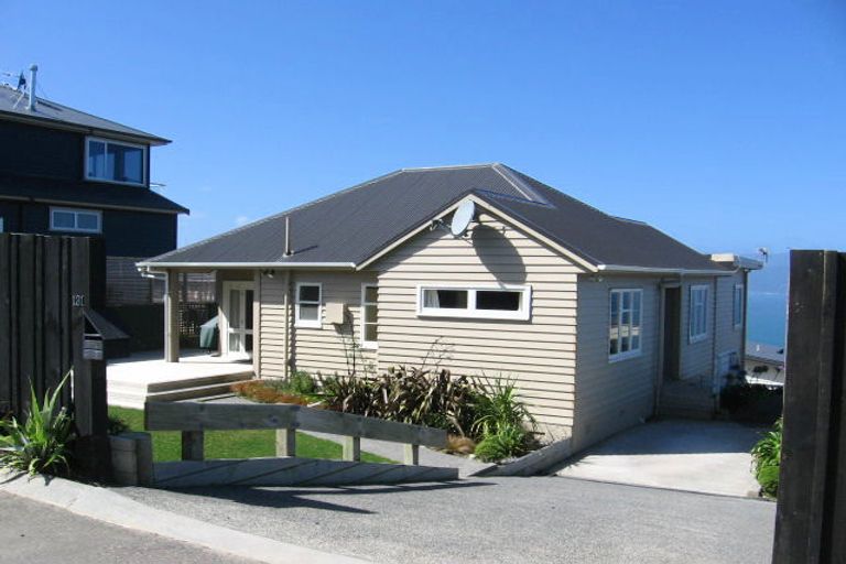 Photo of property in 131 Homebush Road, Khandallah, Wellington, 6035