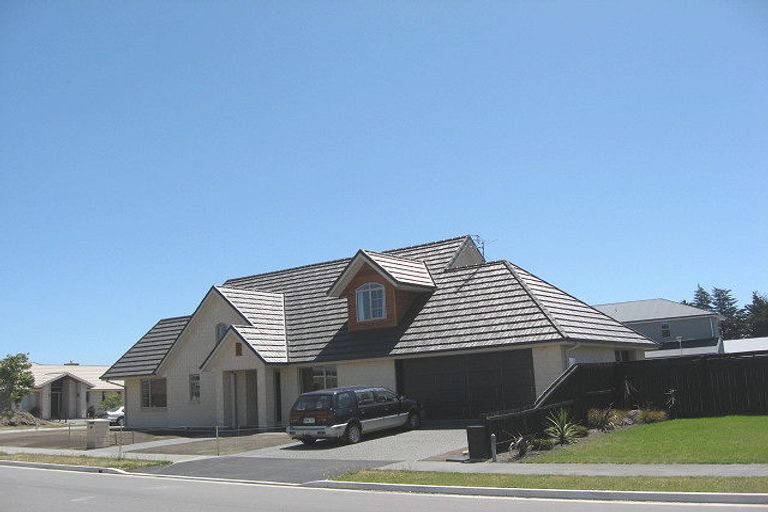 Photo of property in 39 Reka Street, Parklands, Christchurch, 8083