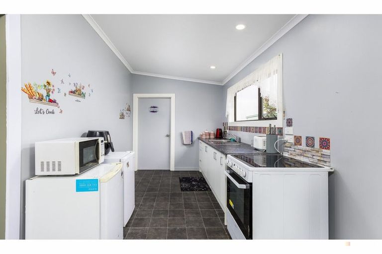 Photo of property in 12 James Street, Waimate, 7980