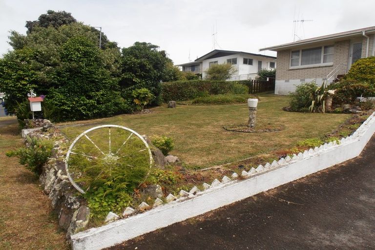 Photo of property in 11 Glenfield Place, Brookfield, Tauranga, 3110