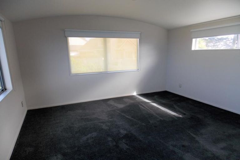 Photo of property in 24 Signallers Grove, Strathmore Park, Wellington, 6022