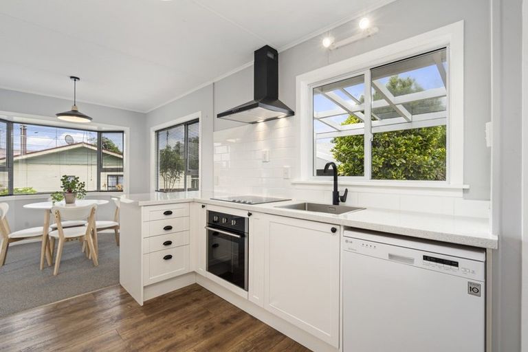 Photo of property in 66 Huatoki Street, Vogeltown, New Plymouth, 4310