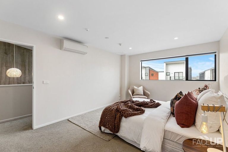 Photo of property in 86 Hobsonville Point Road, Hobsonville, Auckland, 0616