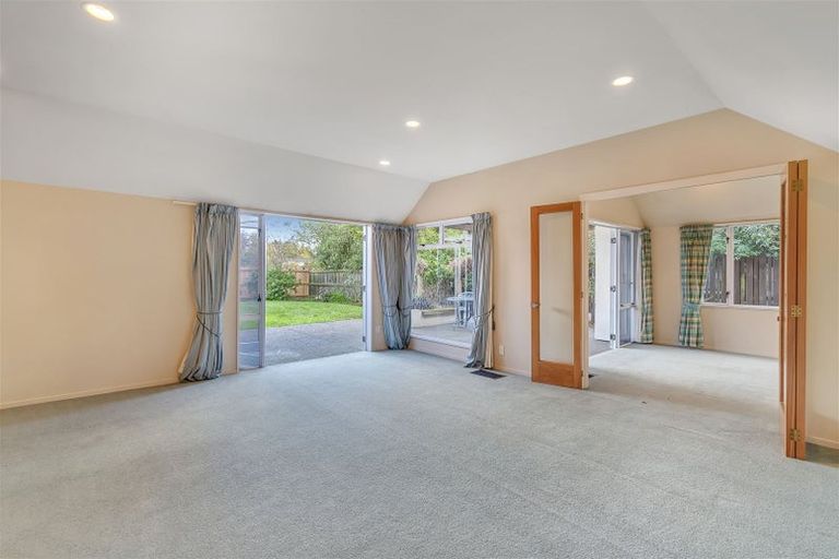 Photo of property in 14 Harrods Court, Ilam, Christchurch, 8053