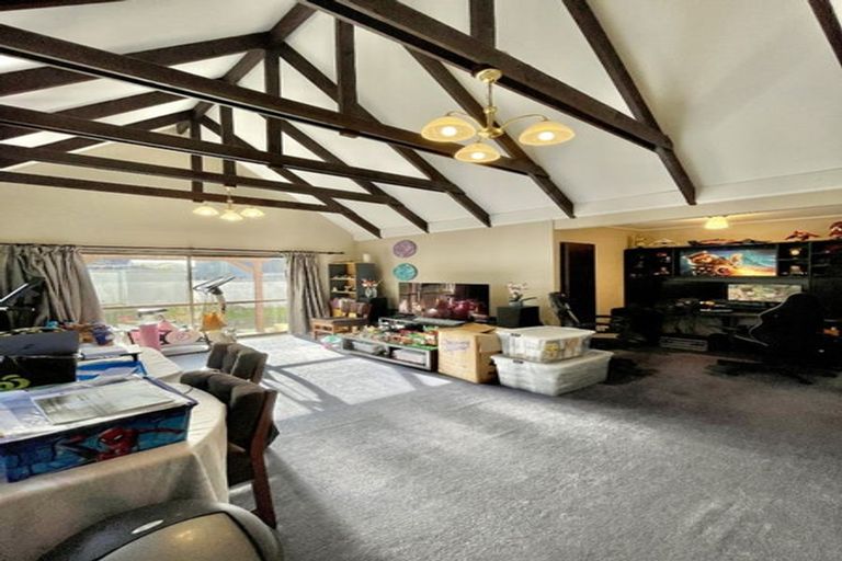 Photo of property in 2a Jasons Place, Churton Park, Wellington, 6037