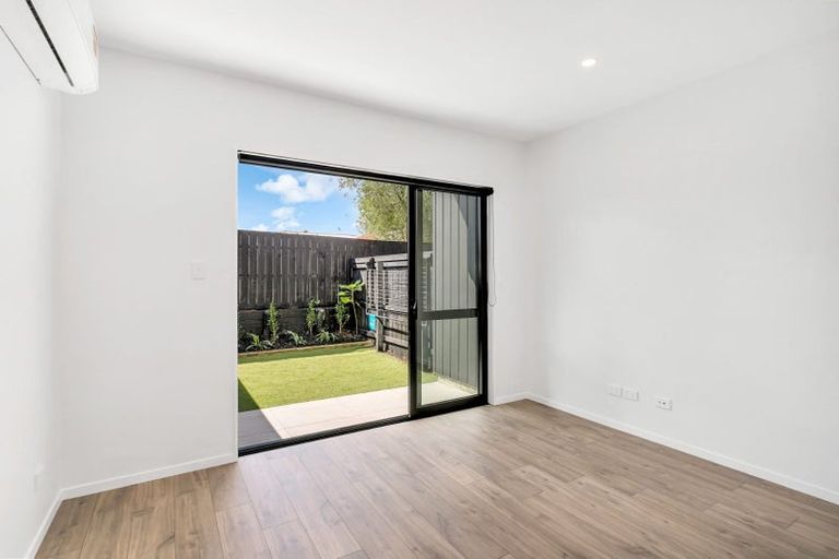 Photo of property in 5/89 Beach Road, Te Atatu Peninsula, 0610
