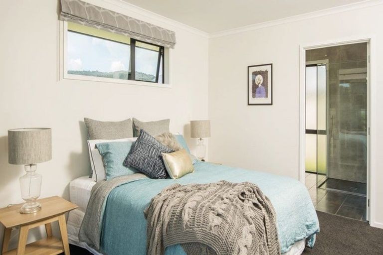 Photo of property in 23 Robert Might Road, Kumeu, 0810