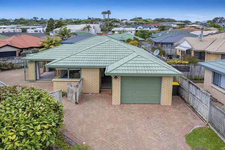 Photo of property in 12 Red Hibiscus Road, Stanmore Bay, Whangaparaoa, 0932