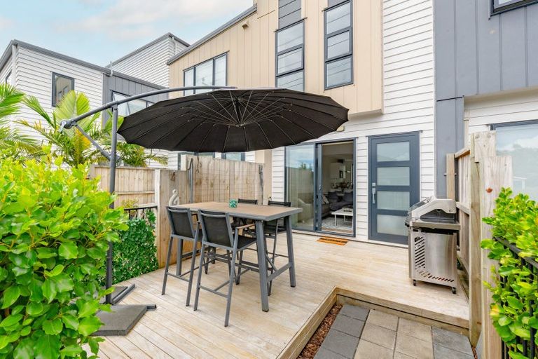 Photo of property in 4/122 Pooks Road, Ranui, Auckland, 0612