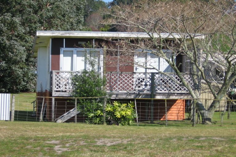 Photo of property in 40 Captain Cook Road, Cooks Beach, Whitianga, 3591